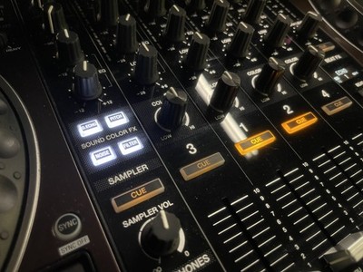 Pioneer DDJ-1000SRT DJ Controller with A Brand New Magma Case