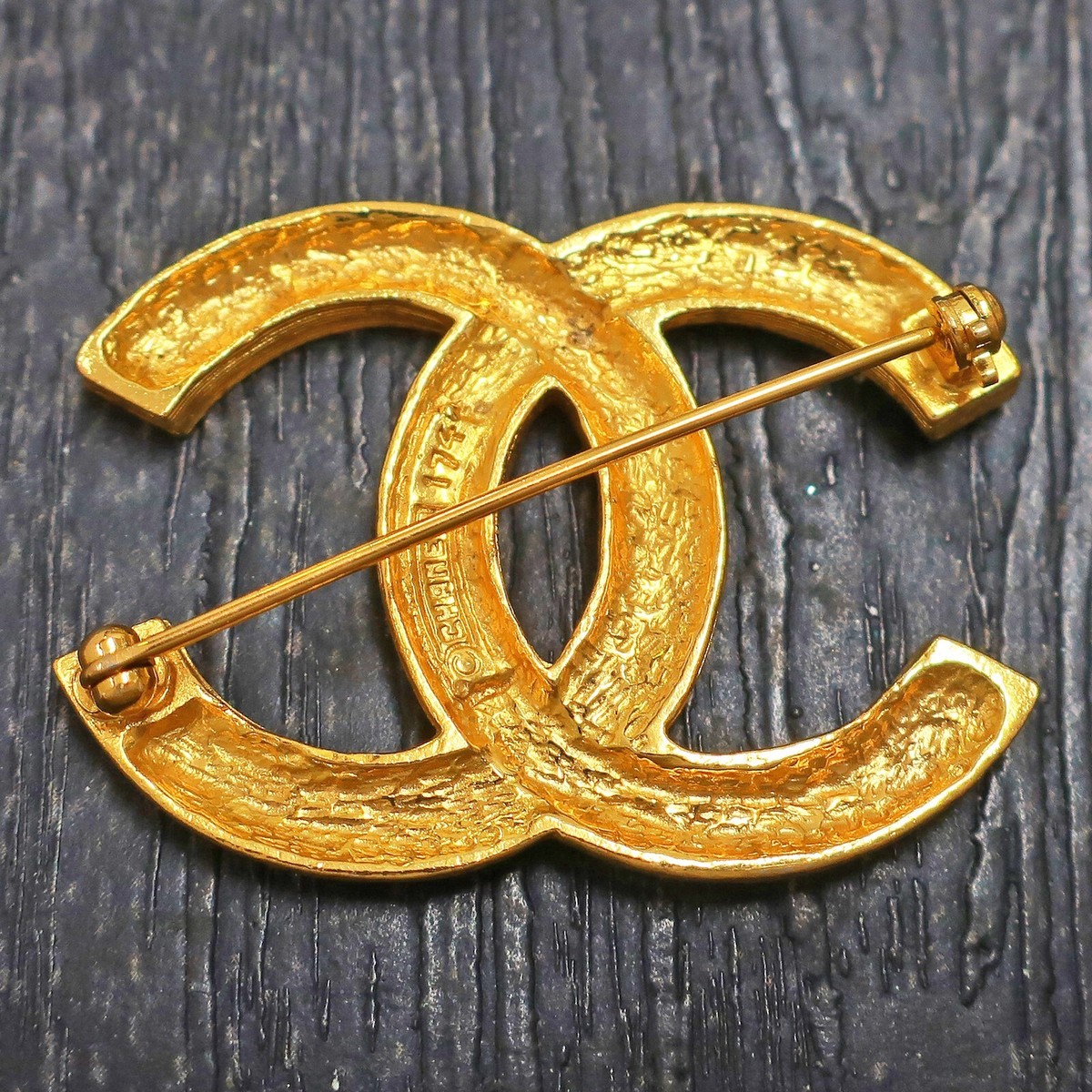さぁーやCHANELゴールド CCロゴ ブローチ① CHANEL ゴールド 人気 CC