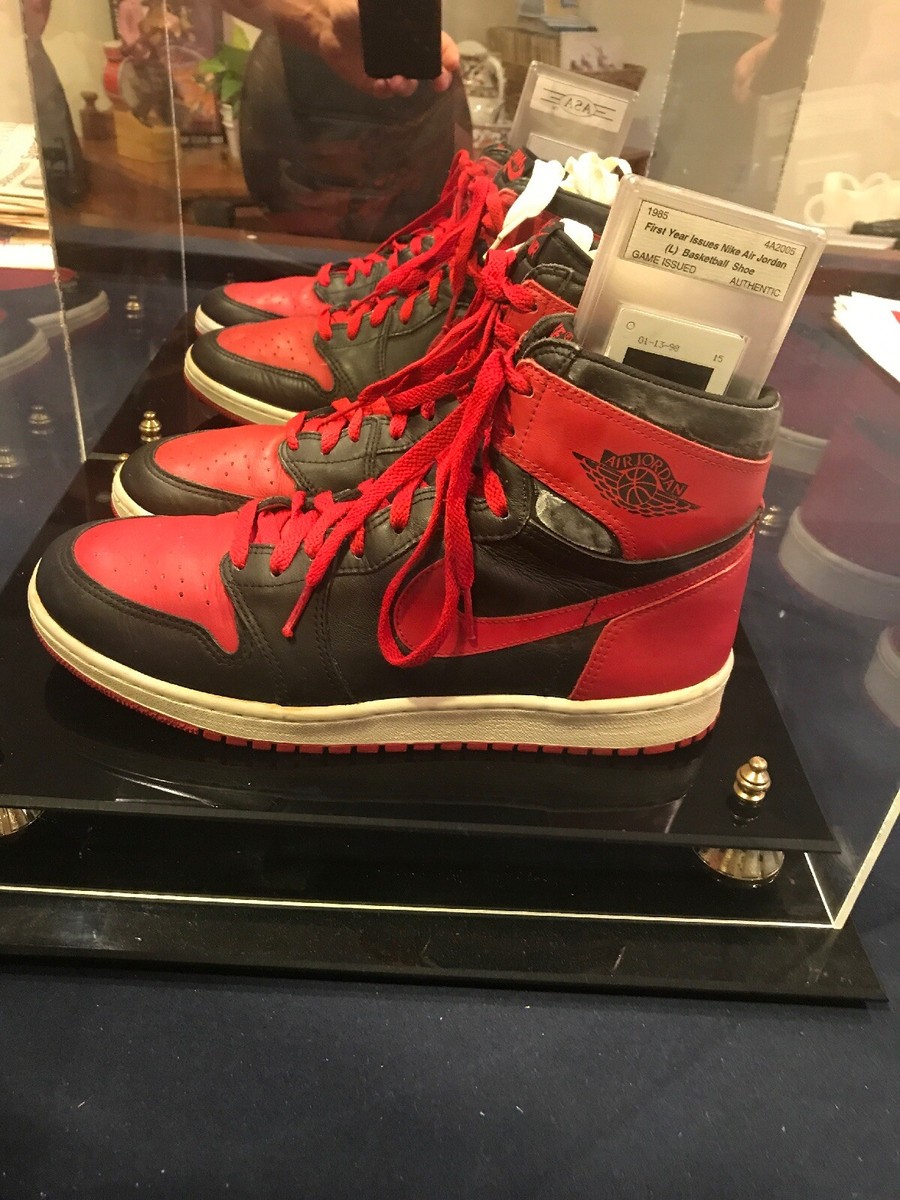 1985 Original Nike Air Jordan 1 Black Red Size 12 Game Issued Used