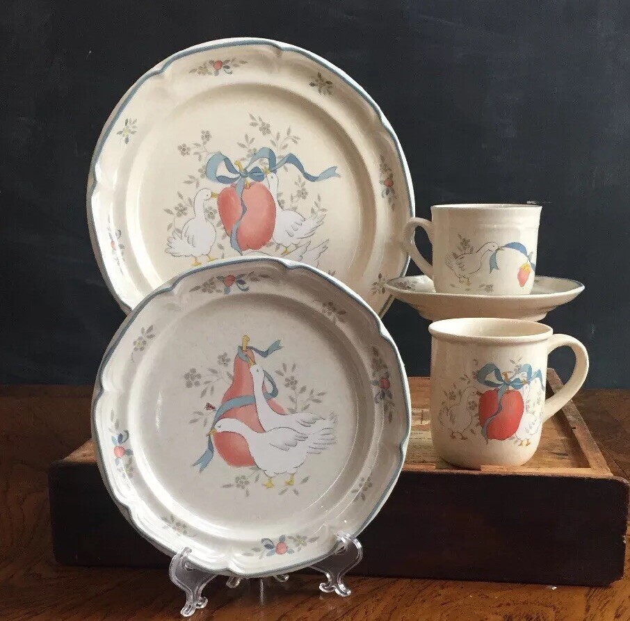 International Tableworks Stoneware Dinner Plate Marmalade Duck