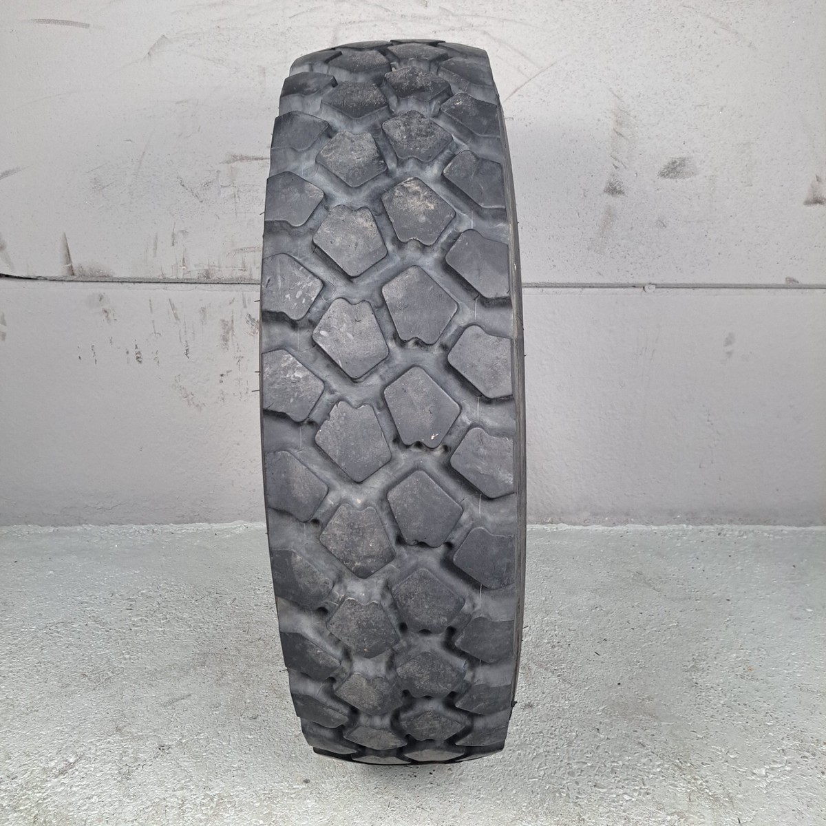 255/100R16 / 9.00R16 Michelin XZL 75%+ Tread | eBay