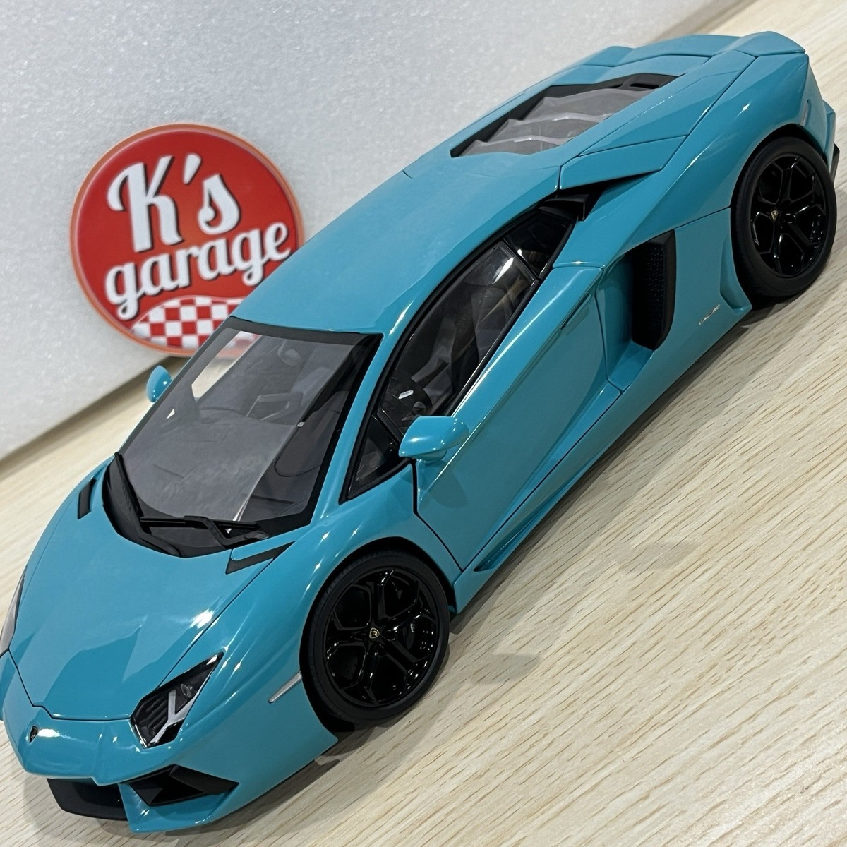 AUTOart 1/18 Lamborghini Aventador LP700-4 Turquoise Blue 74667