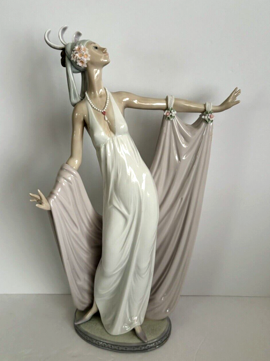 LLADRO LIMITED GRAND DAME #1568 FIGURINE SPAIN FF3 | eBay