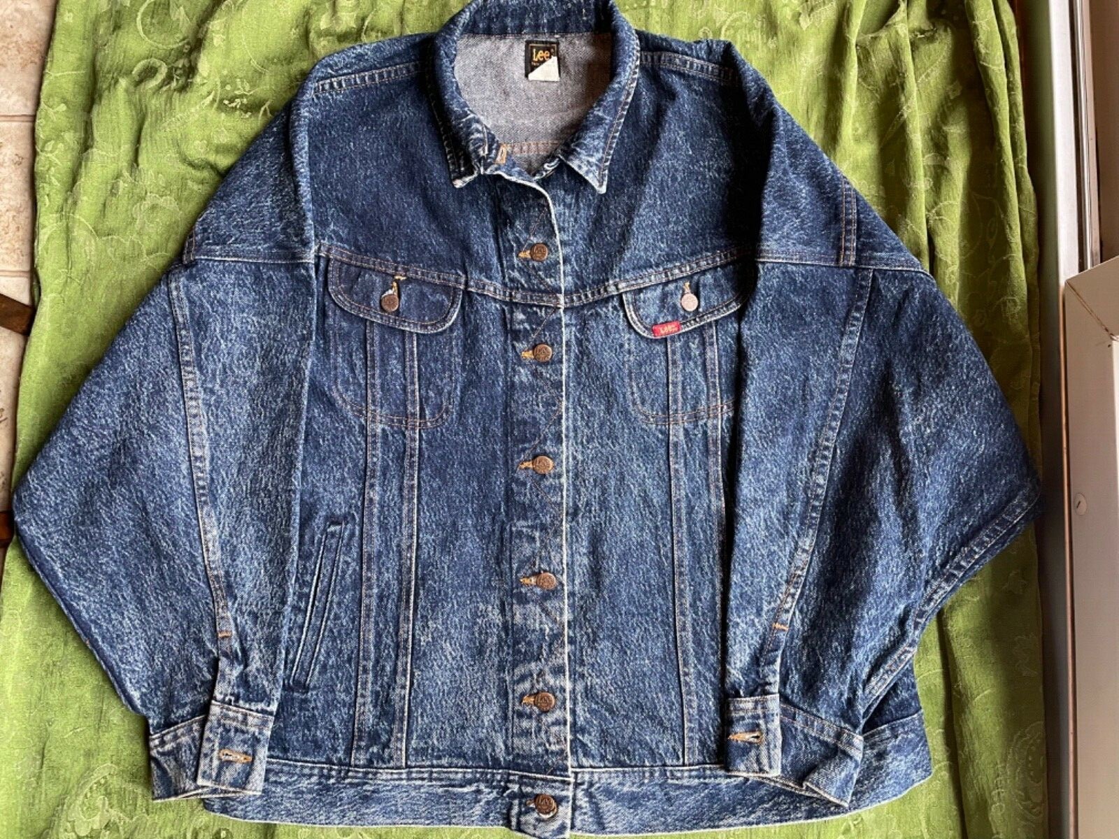 Vintage Lee PATD-153438 Men's Large Blue Denim Jean Trucker Jacket