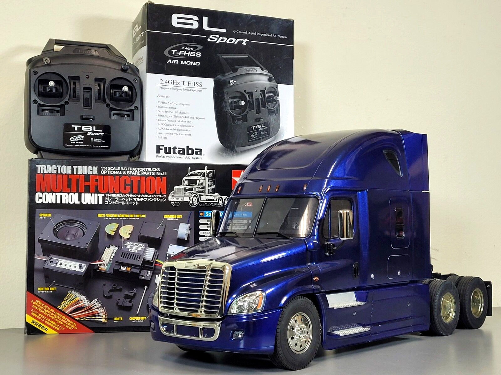 Tamiya R/C 1/14 Blue Freightliner Cascadia Truck+ MFC-01 LED Sound