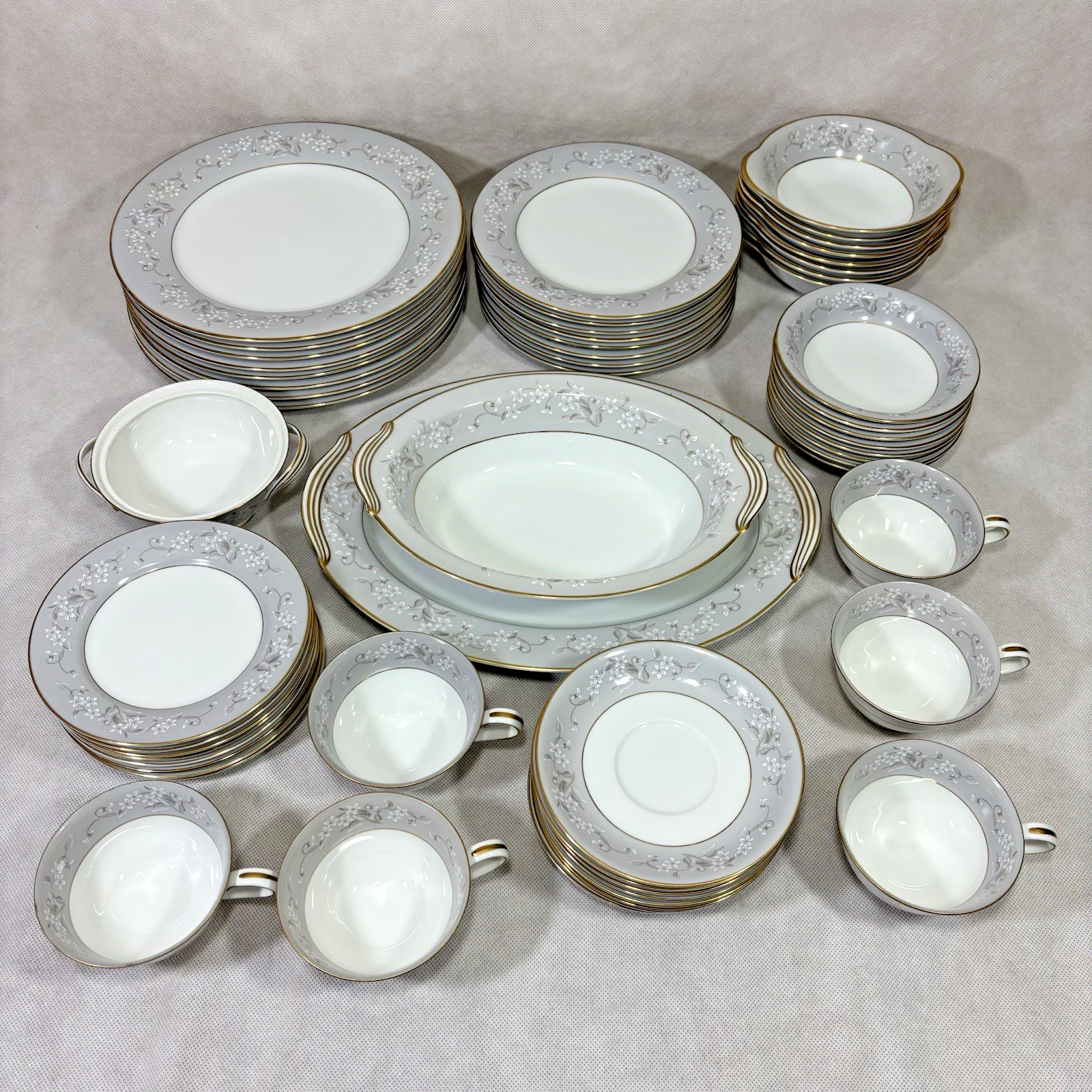 Noritake China Chelsea 5822 Japan 57-Piece Set Lot White Flowers