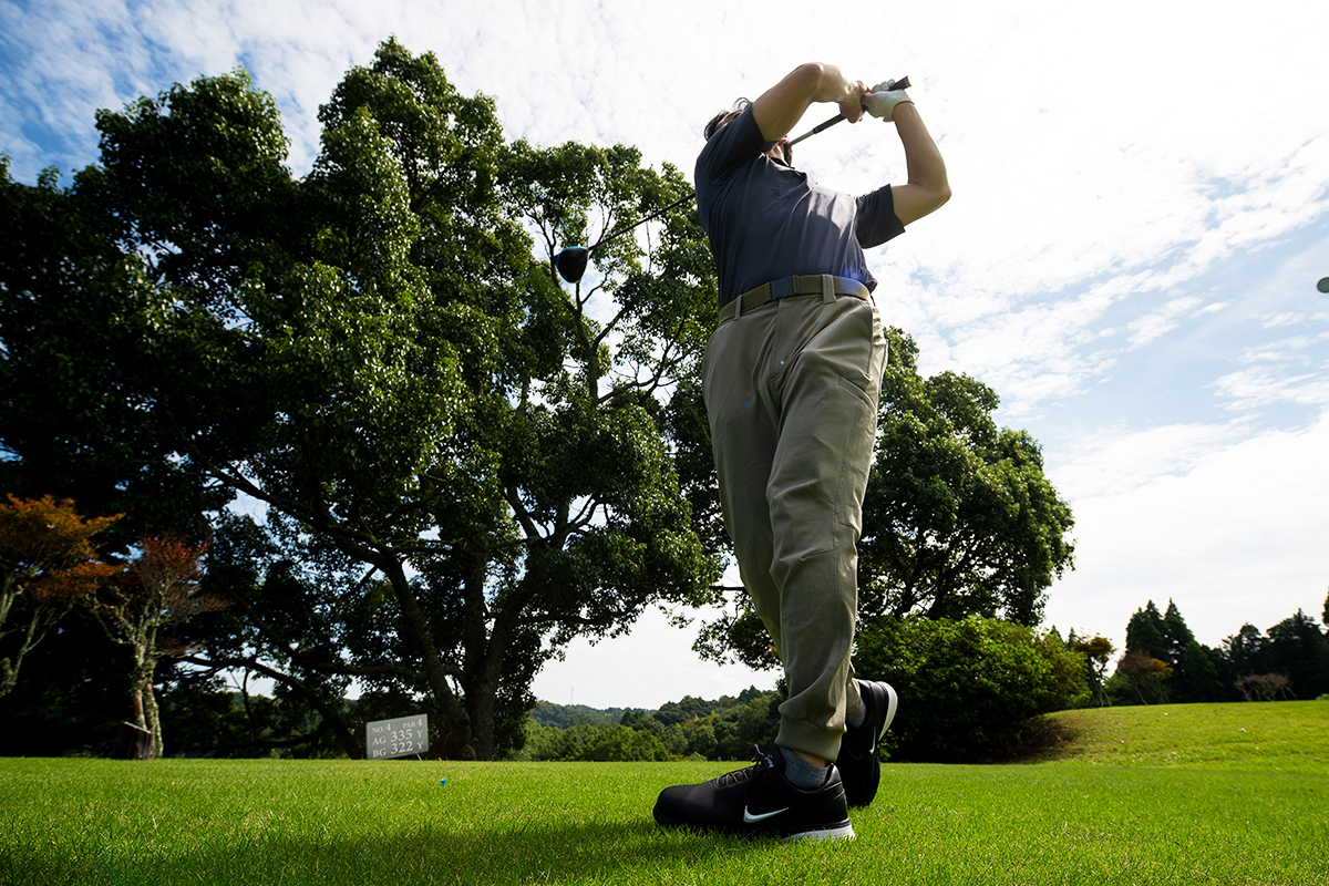 足裏がキラリ☆マキロイのスイングを支える“星のたわみ”とは ナイキ