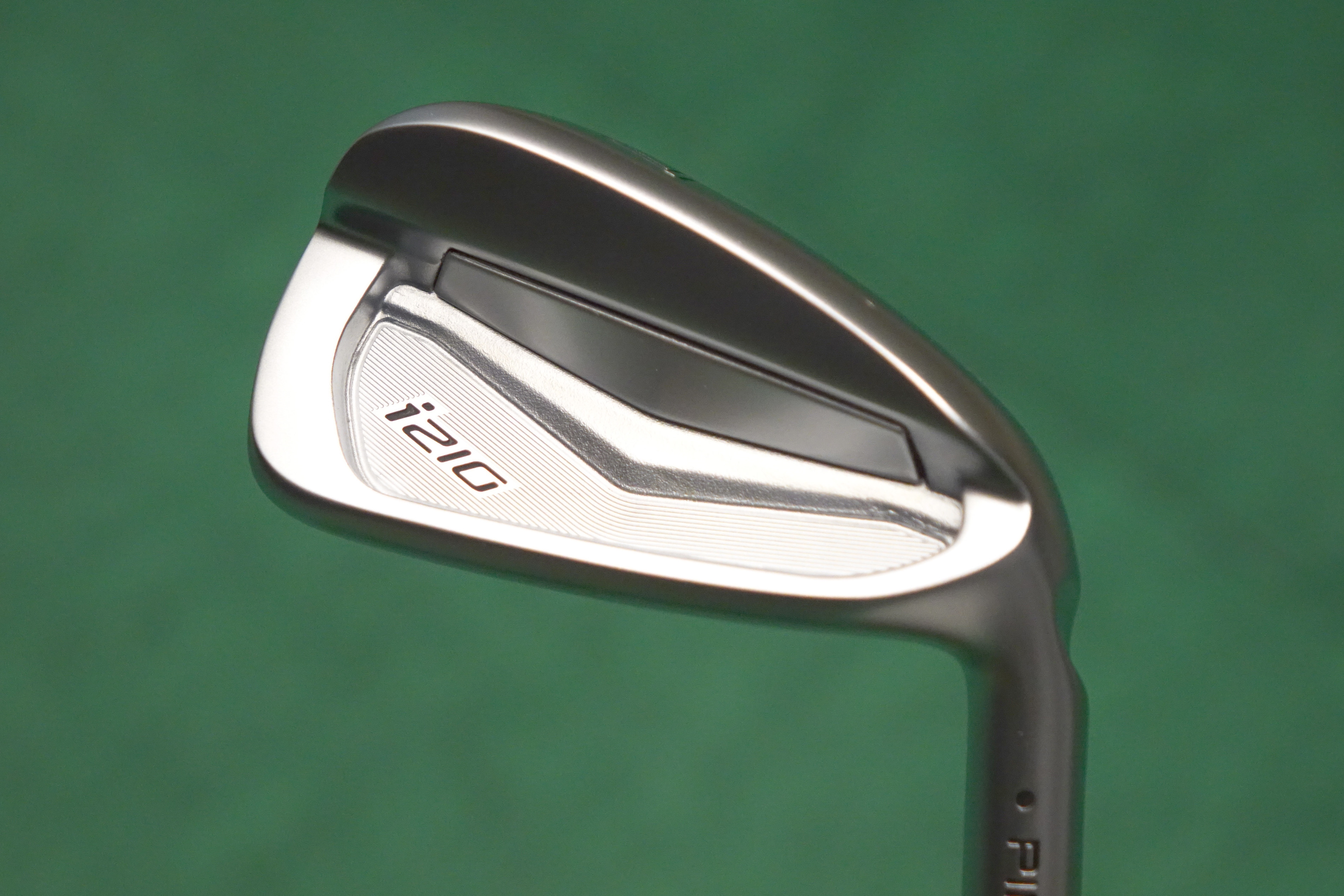 ブラッシュアップされた王者のアイアン ピン i210 アイアン｜GDO