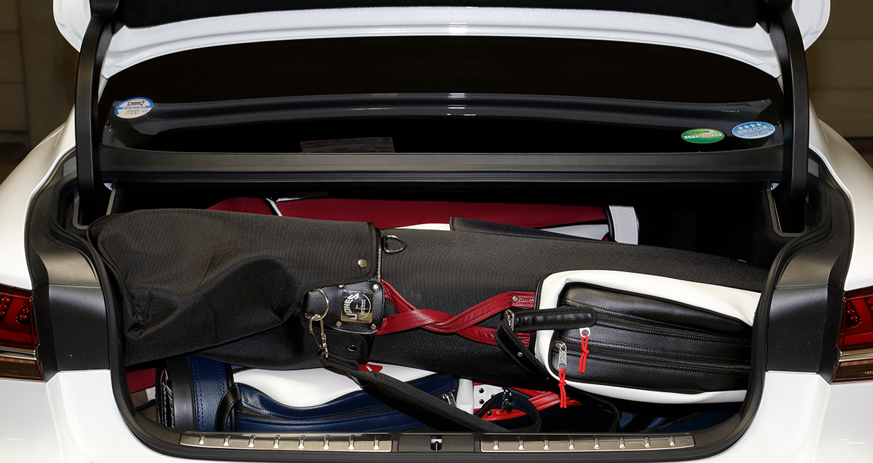 レクサスにキャディバッグが何個積めるか試した - BRUDER