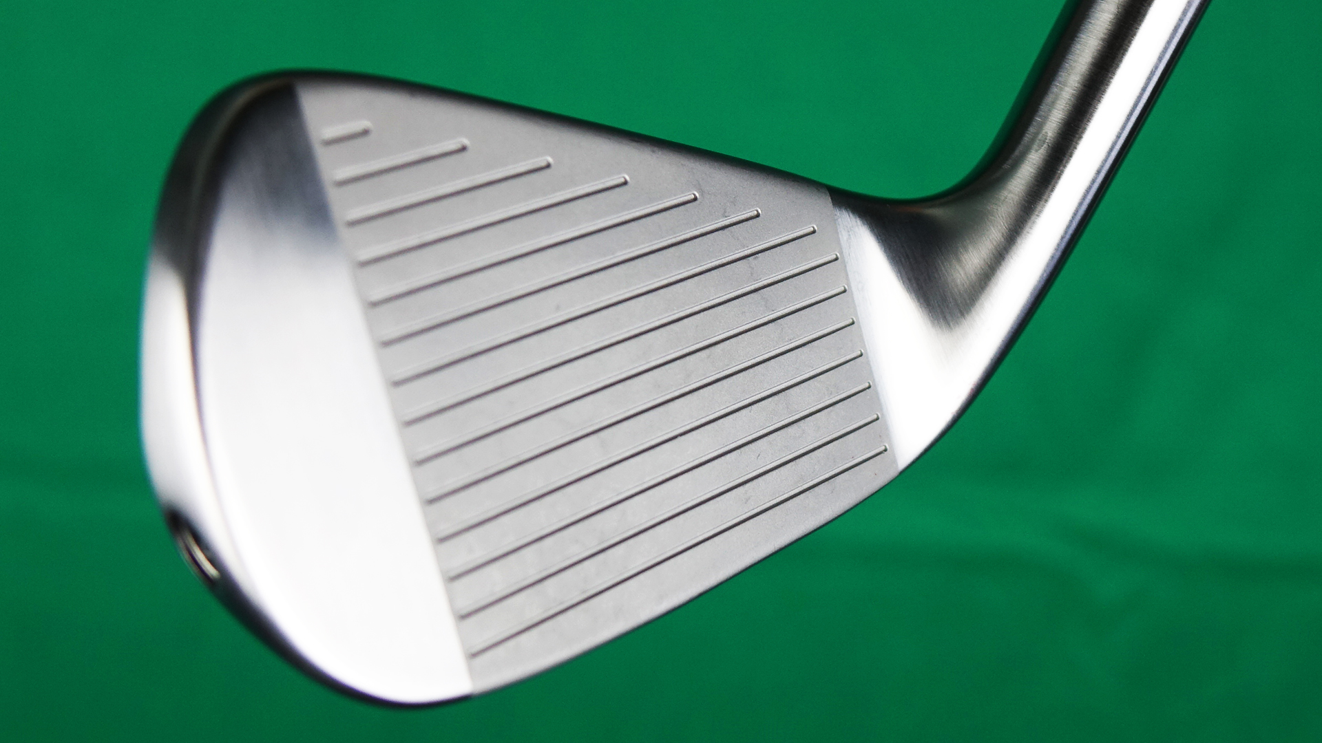 テーラーメイド P770 アイアンを西川みさとが試打「見た目も打感も中空