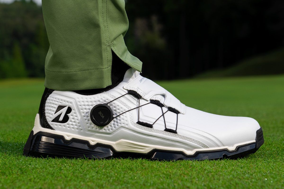 Bite！スパイクレスなのに芝に噛みつく ブリヂストン「ゼロ・スパイク