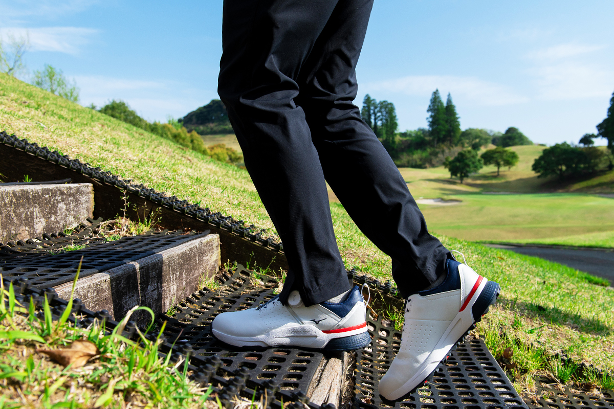 幅広さんも甲高さんも「いいね！」 ミズノ「ハザードエナジー BOA