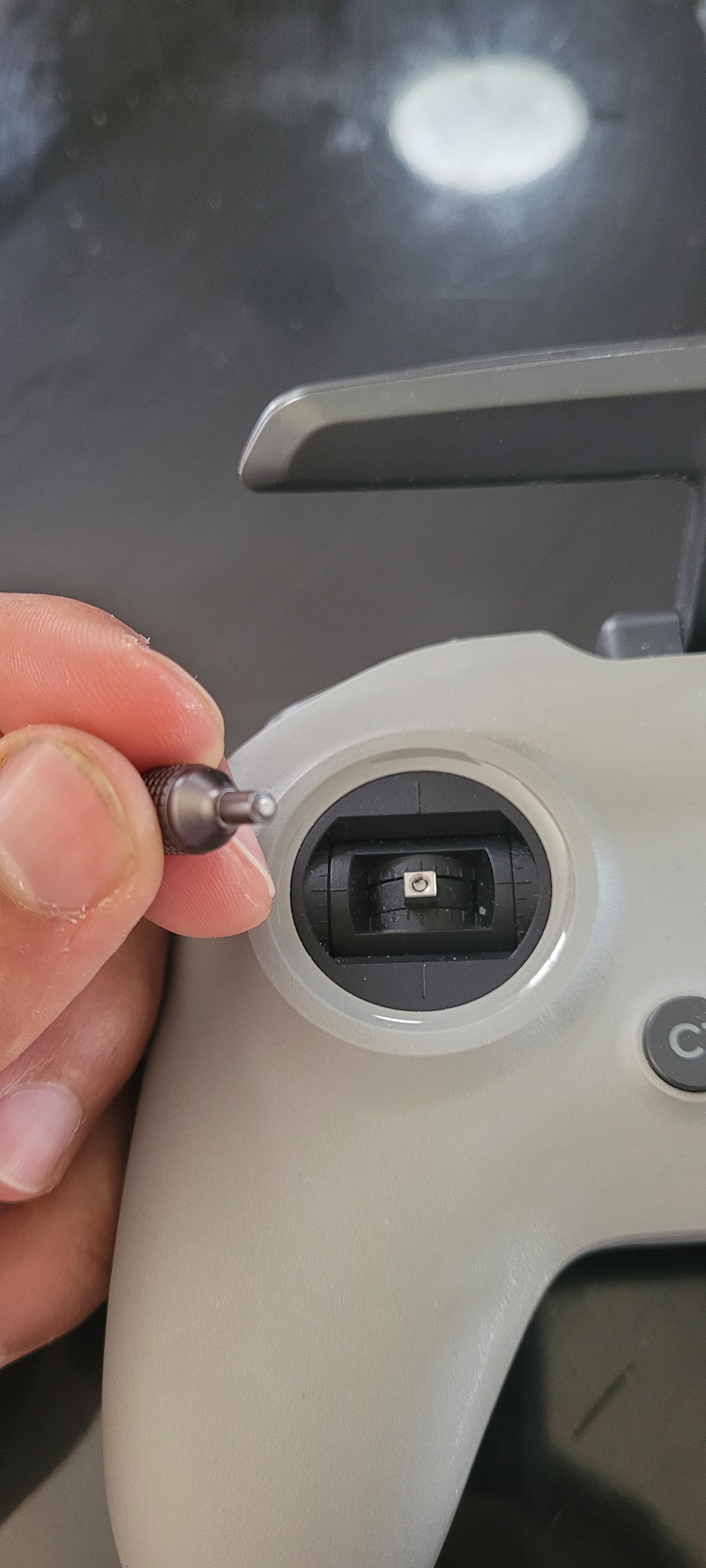 DJIのリモコンのスティックがポキッて折れちゃった… リフレッシュ