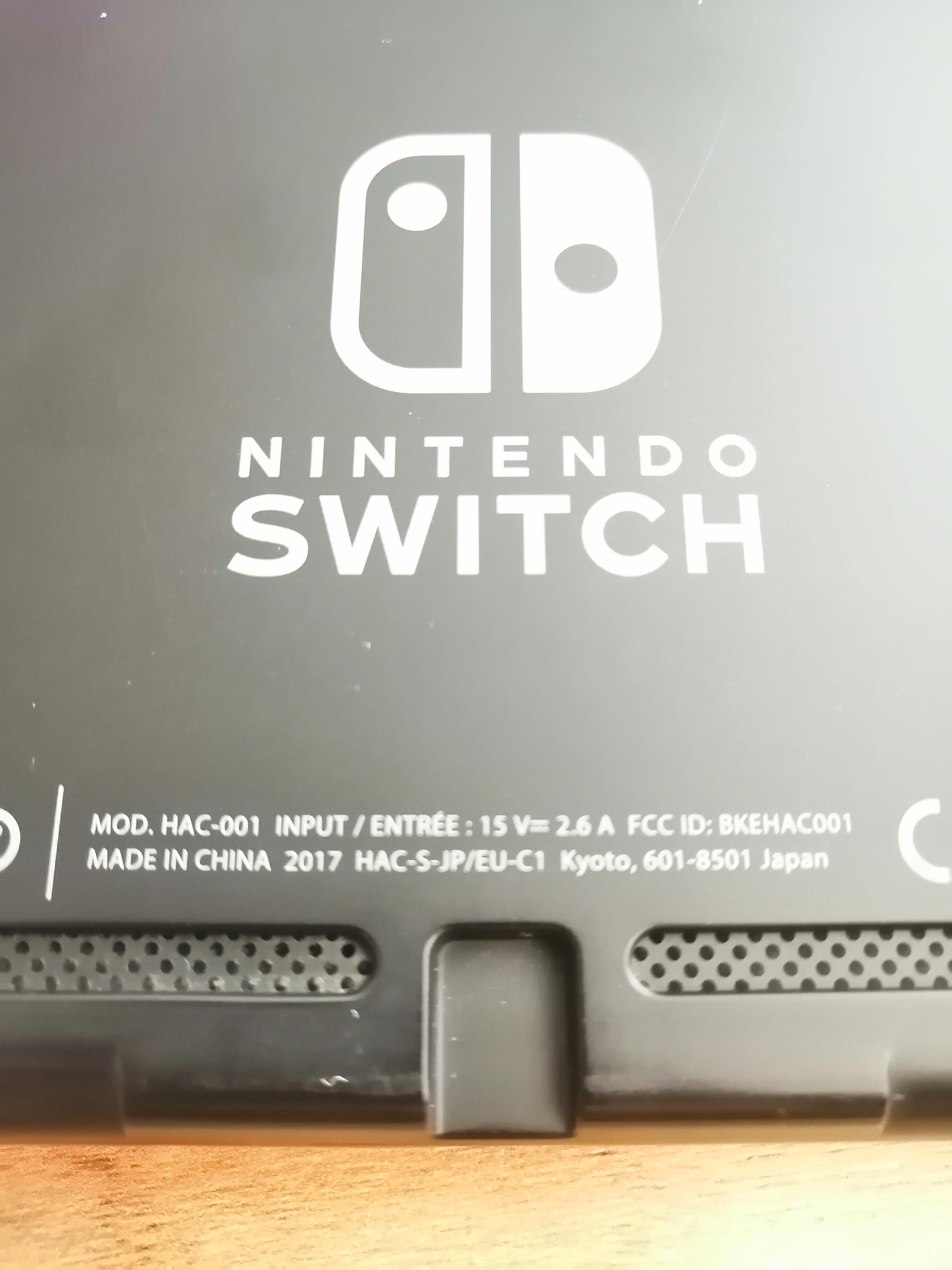 Hi, IS this switch hac001? Because im buying one and the number at