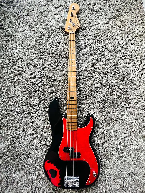 Squier Pete Wentz Signature Precision bass（以下参照） : r/FallOutBoy