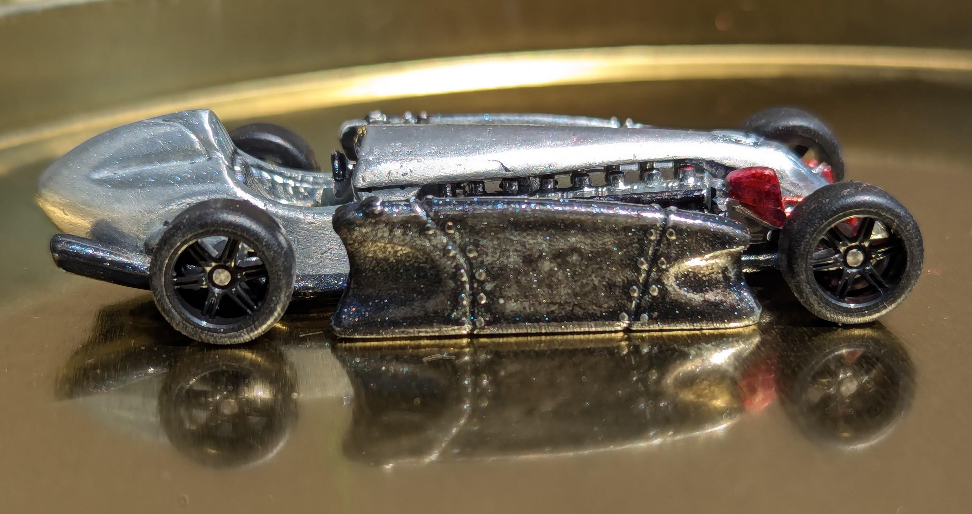 Slow progress on this 2001 Rocket oil special. : r/HotWheels