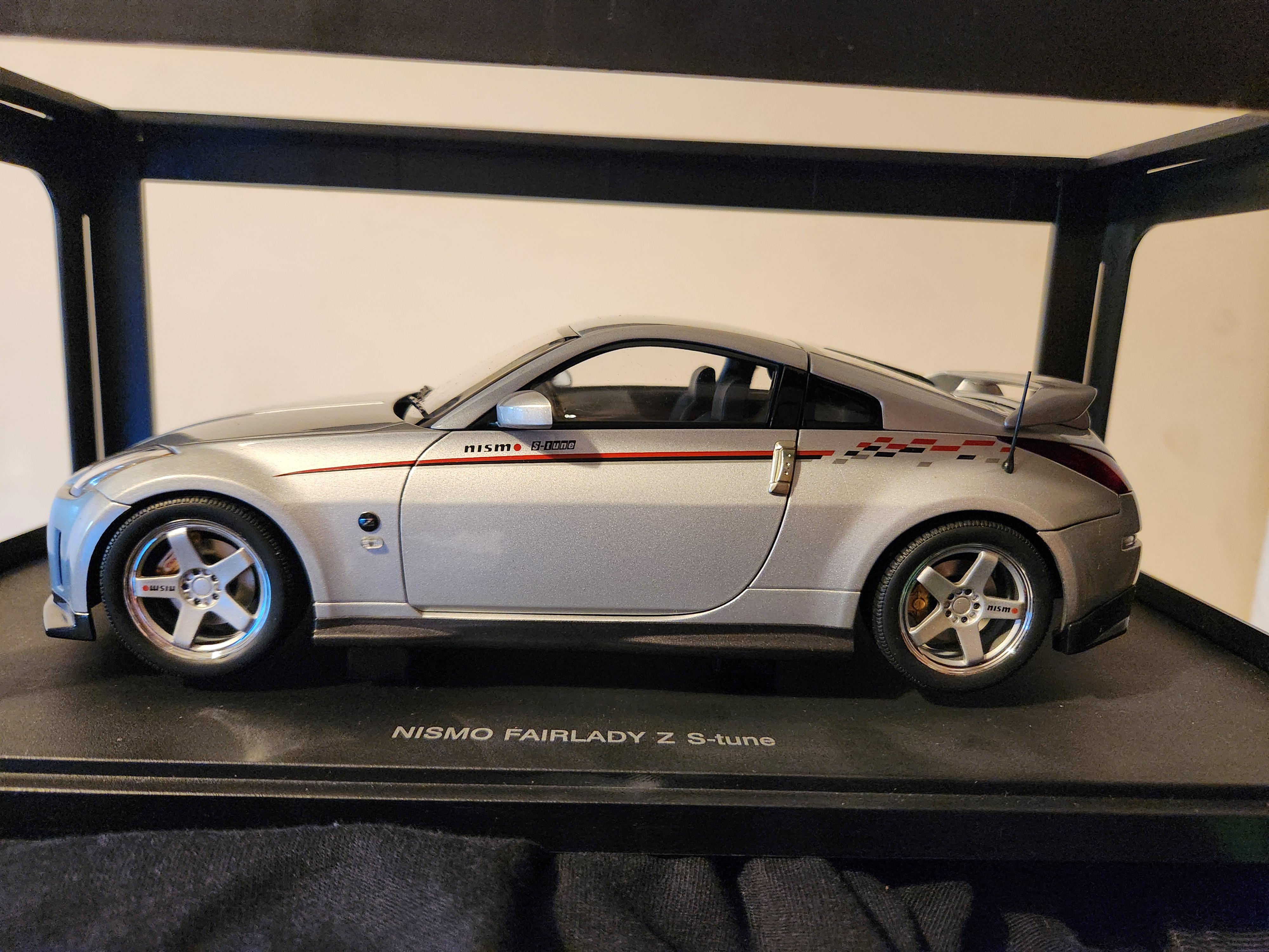 More toys hehe, these are nice in person (Autoart 1:18 Fairlady Z