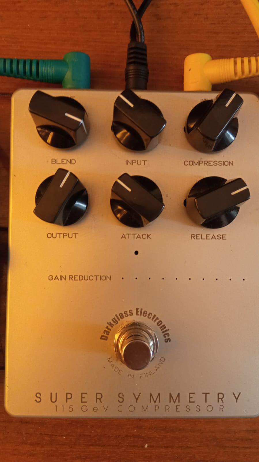 NPD：Darkglass Super Symmetry コンプレッサー（古い方） : r/basspedals