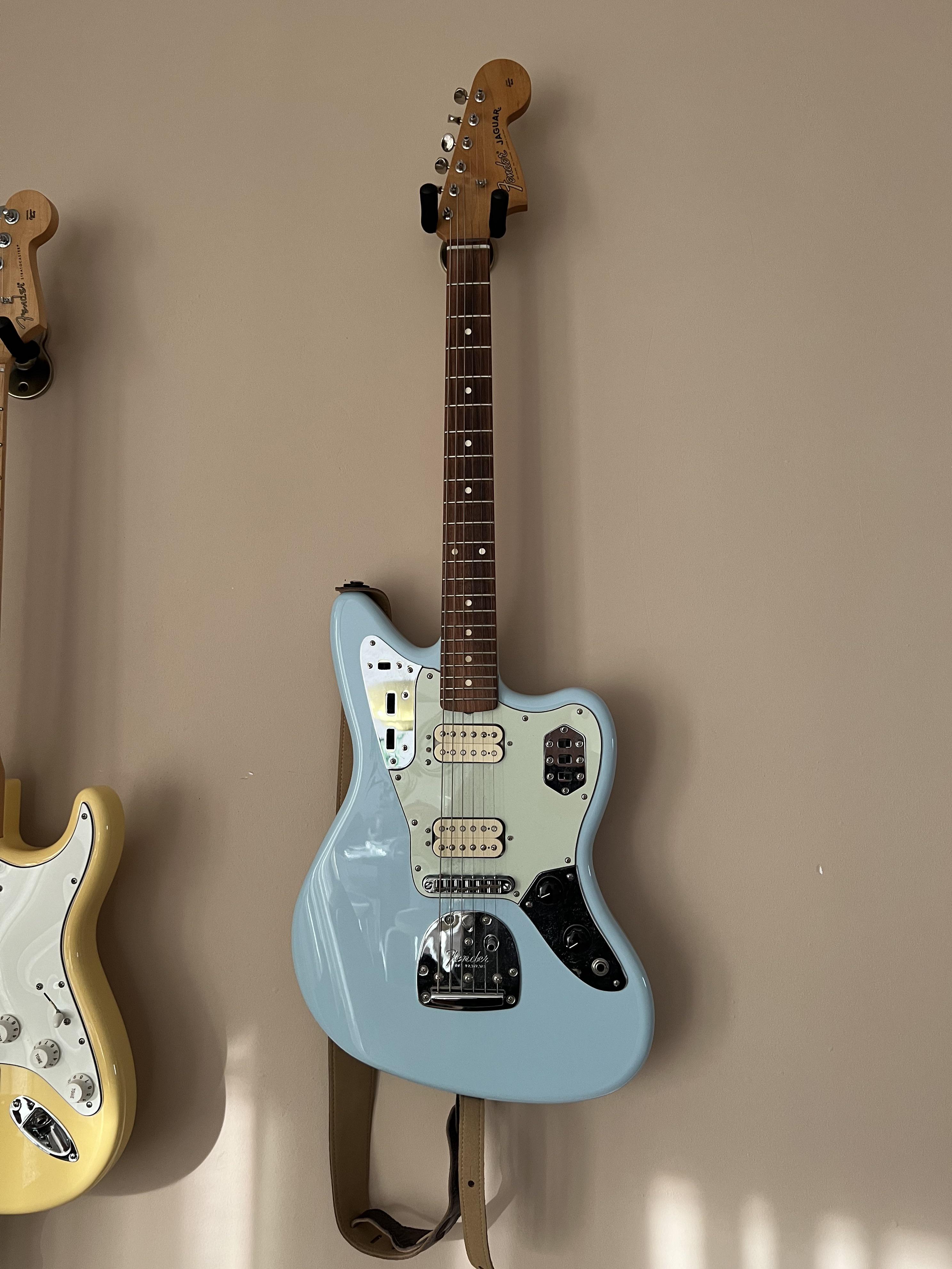 New and first guitar day. The Vintera 60's Jaguar Modified HH. : r