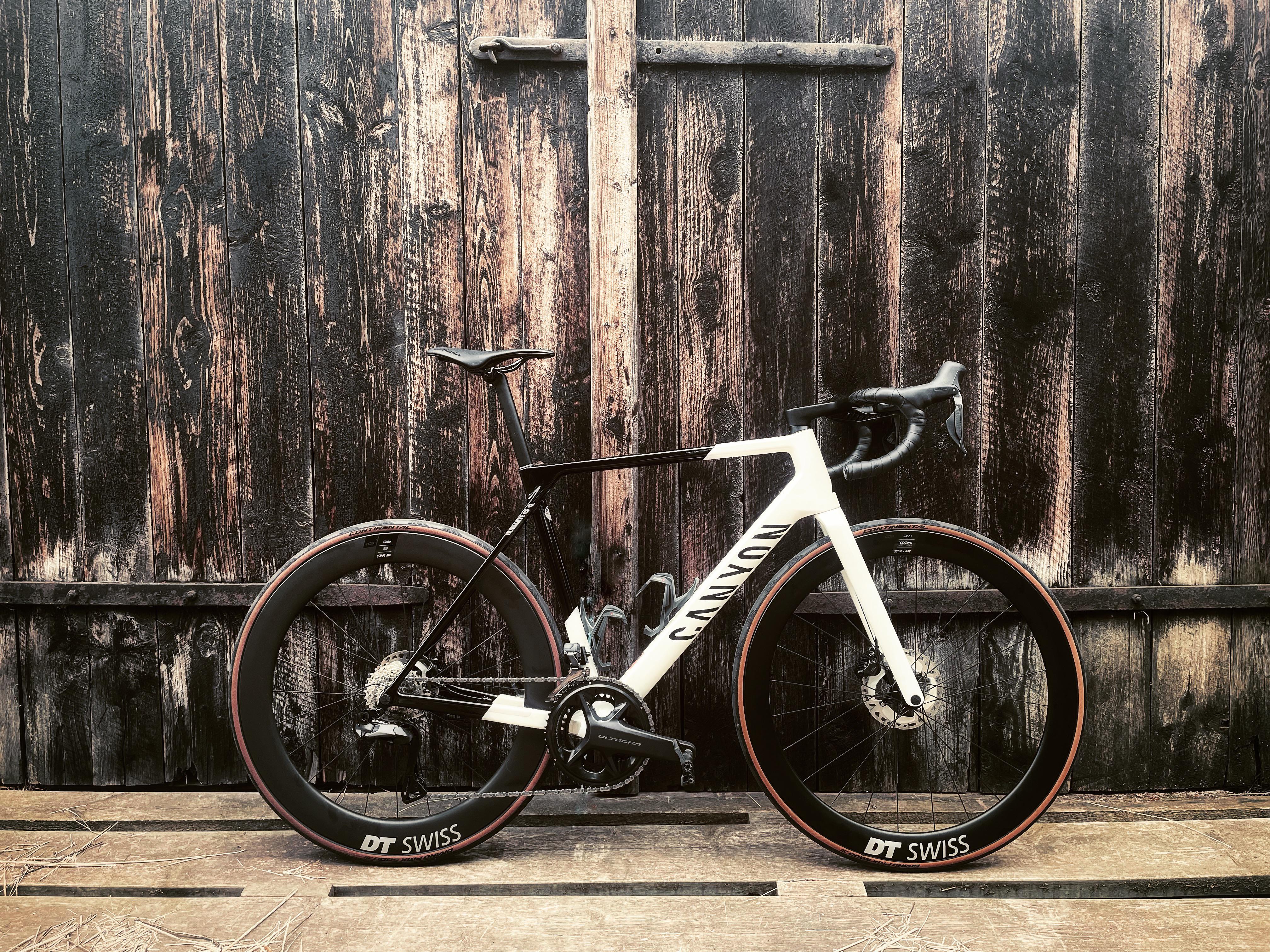 My new Canyon Ultimate CF SL 8 Aero has arrived. Such a step