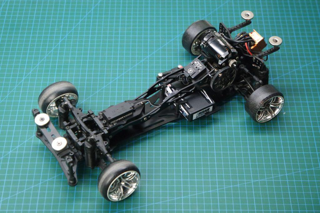 3レーシング サクラシャーシの違い : r/rcdrift