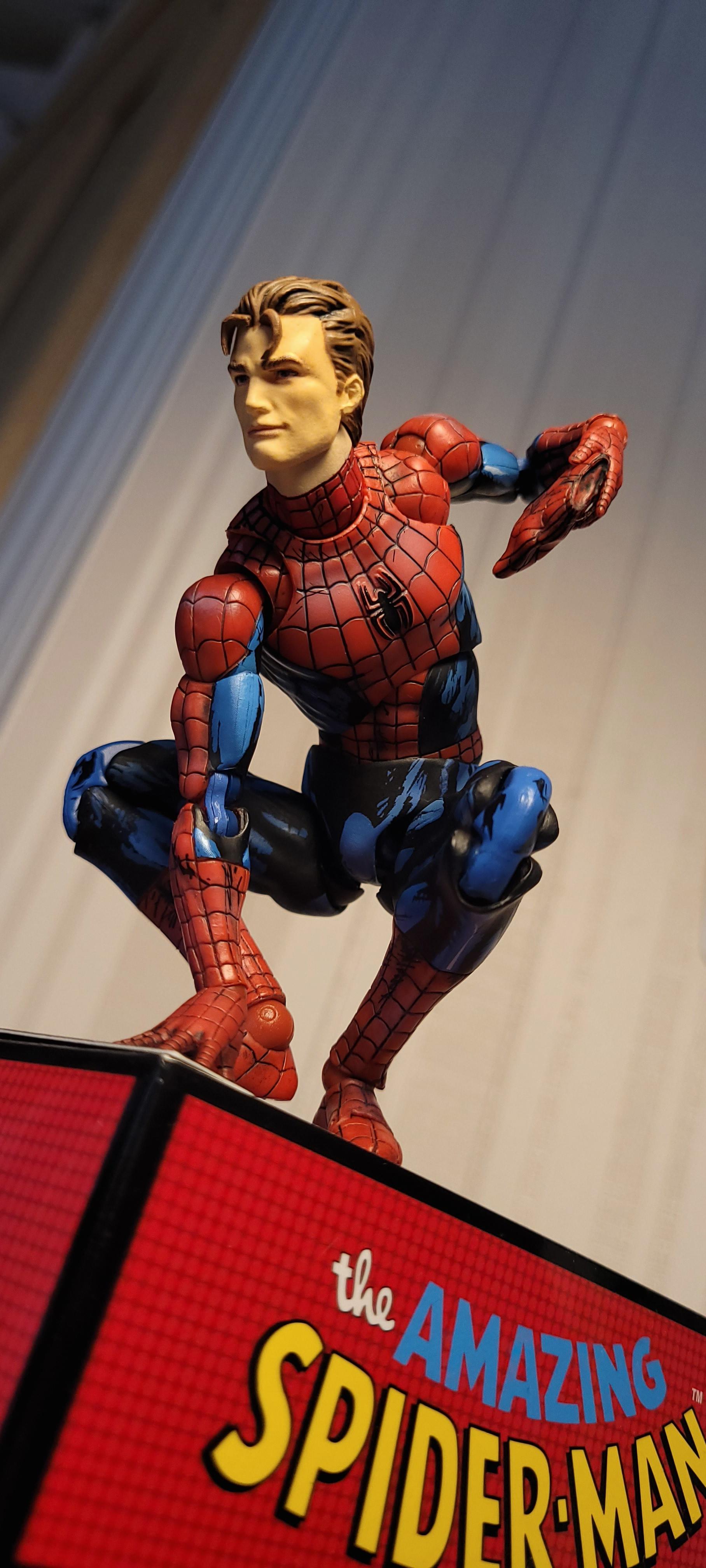 Mafex no. 108 spider-man (comic paint). Unpopular opinion: this