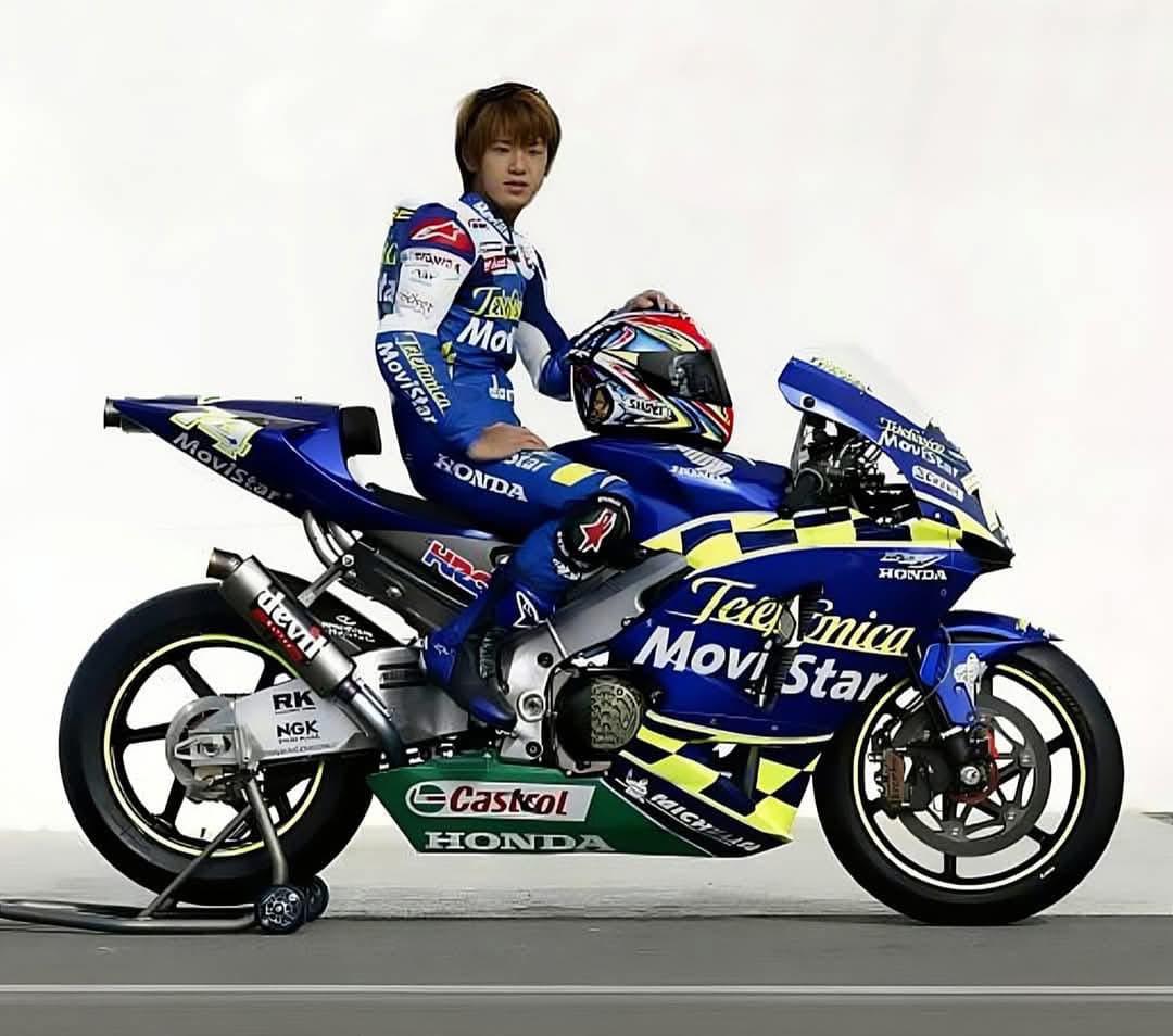 偉大な故・加藤大治郎と彼のテレフォニカ・モビスターRC211V : r/motogp