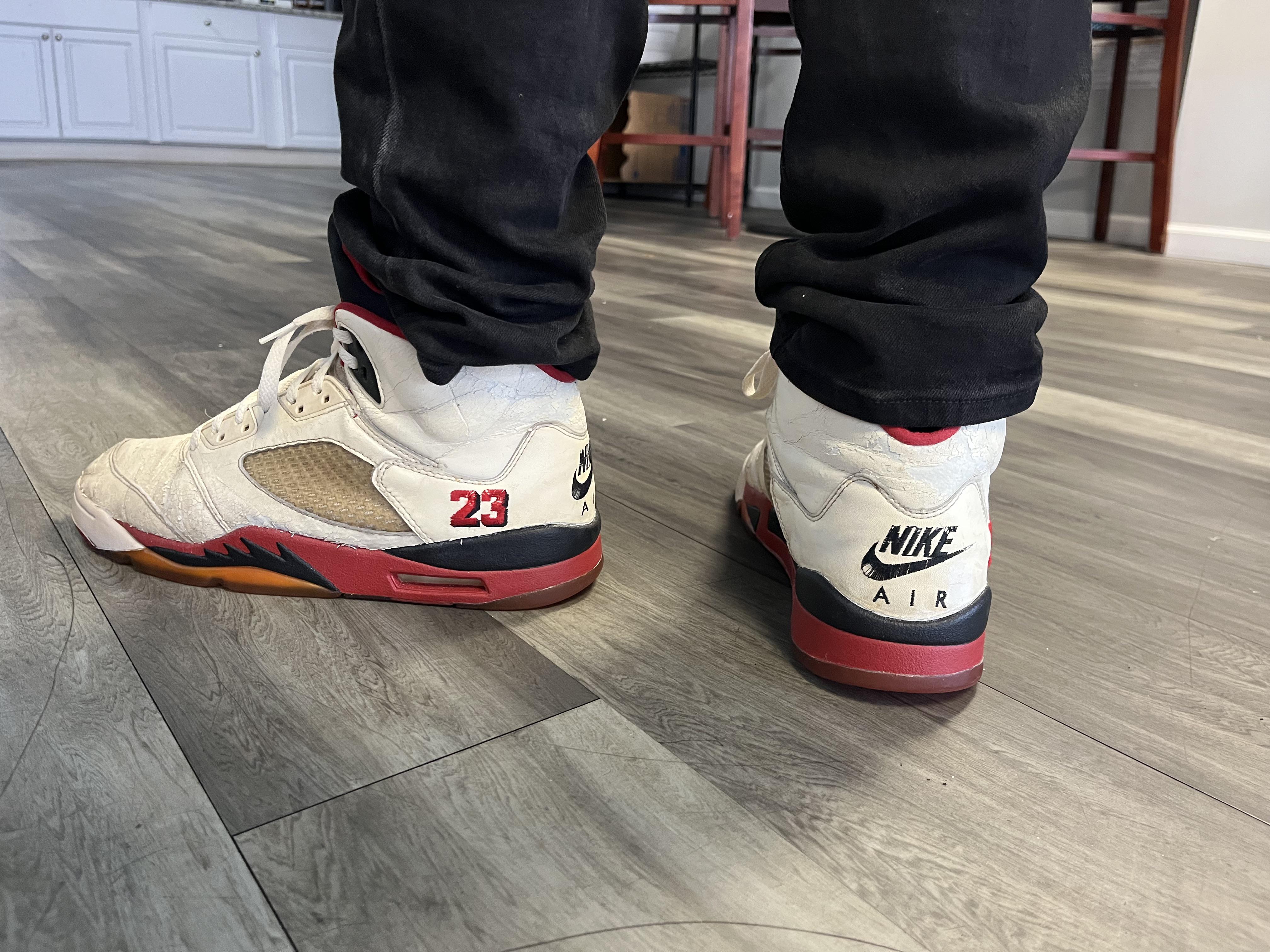 1990年 ジョーダン5 ファイアレッド 足元 : r/Sneakers