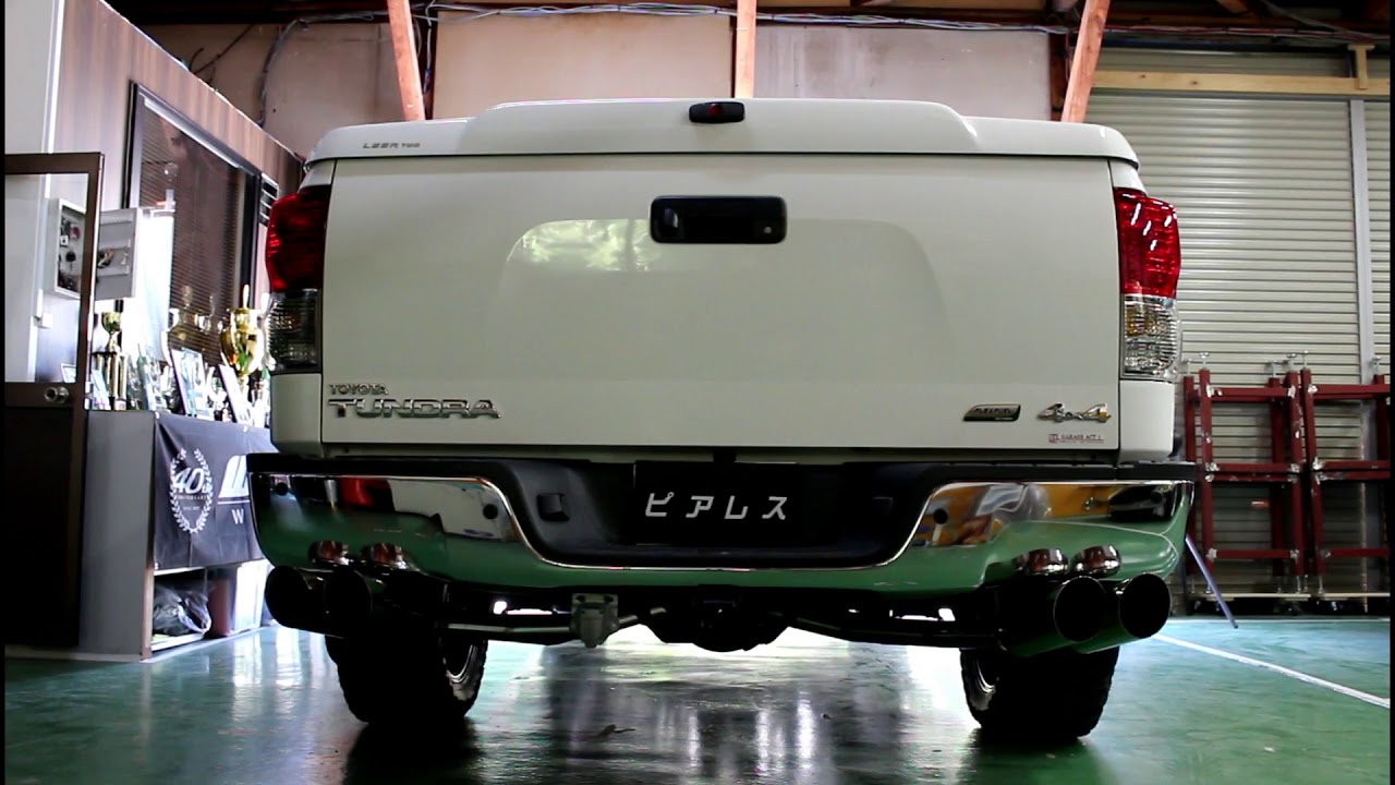 TOYOTA タンドラ ワンオフマフラー 爆音 - YouTube