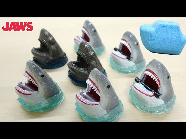 JAWS 船の形のバスボールの中からサメマスコットが出てくる! コンプ
