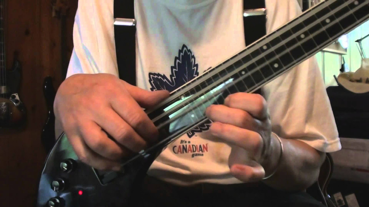 Ashbory Bass by Fender - YouTube