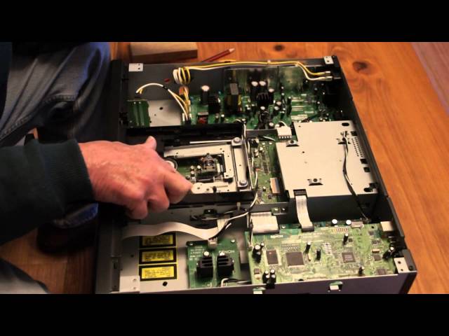 Denon 2930 Laser Pickup Replacement (Part 2 of 3) - YouTube