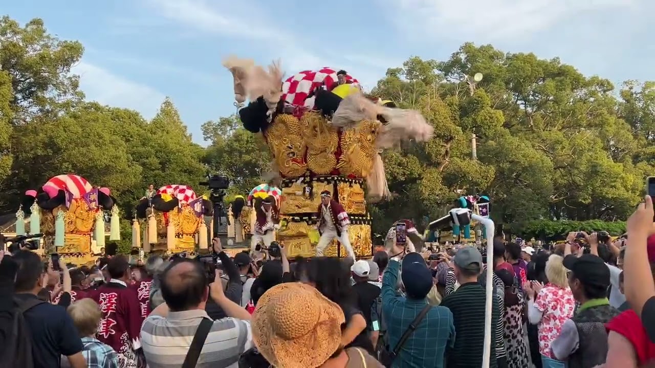 新居浜太鼓祭り2024 10月18日八幡神社かきくらべ 1位 澤津太鼓台 - YouTube