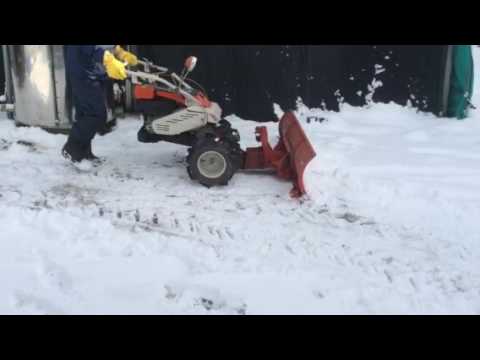 バインダー改造除雪機試運転 - YouTube