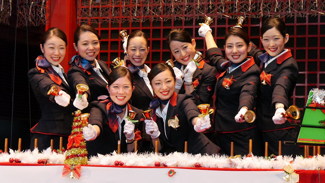 JAL/日本航空 CA（客室乗務員）によるクリスマス「ハンドベル