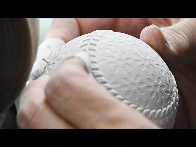 工場探検＞(10)軟式野球ボール 安定の品質へ一球入魂 - YouTube