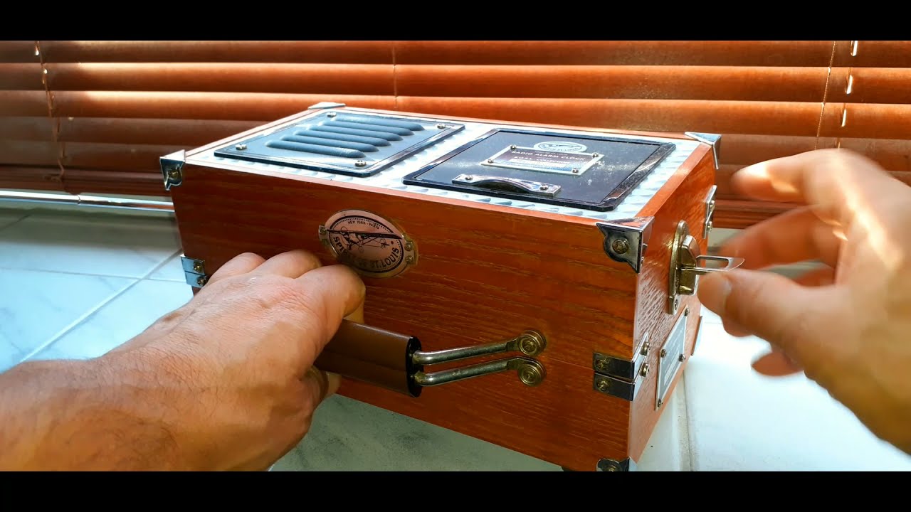 Spirit of St. Louis Radio Alarm Clock Retro Spirit of St. Louis