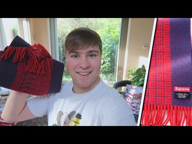 Supreme FW18 Week 18 - Logo Repeat Scarf Unboxing - YouTube