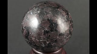 ガーネット イン ヌーマイト 丸玉62mm｜天然石丸玉通販キラリ石