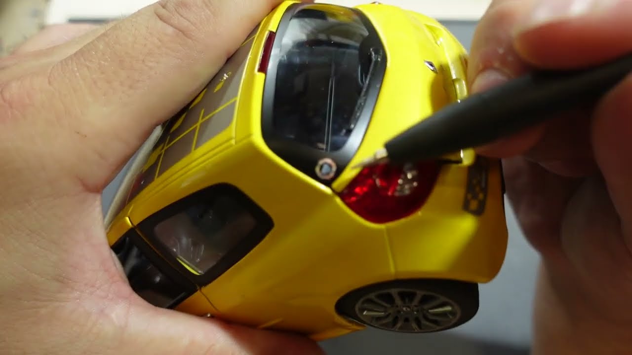 2007 Renault Clio RS Team F1 1:18 Norev - YouTube