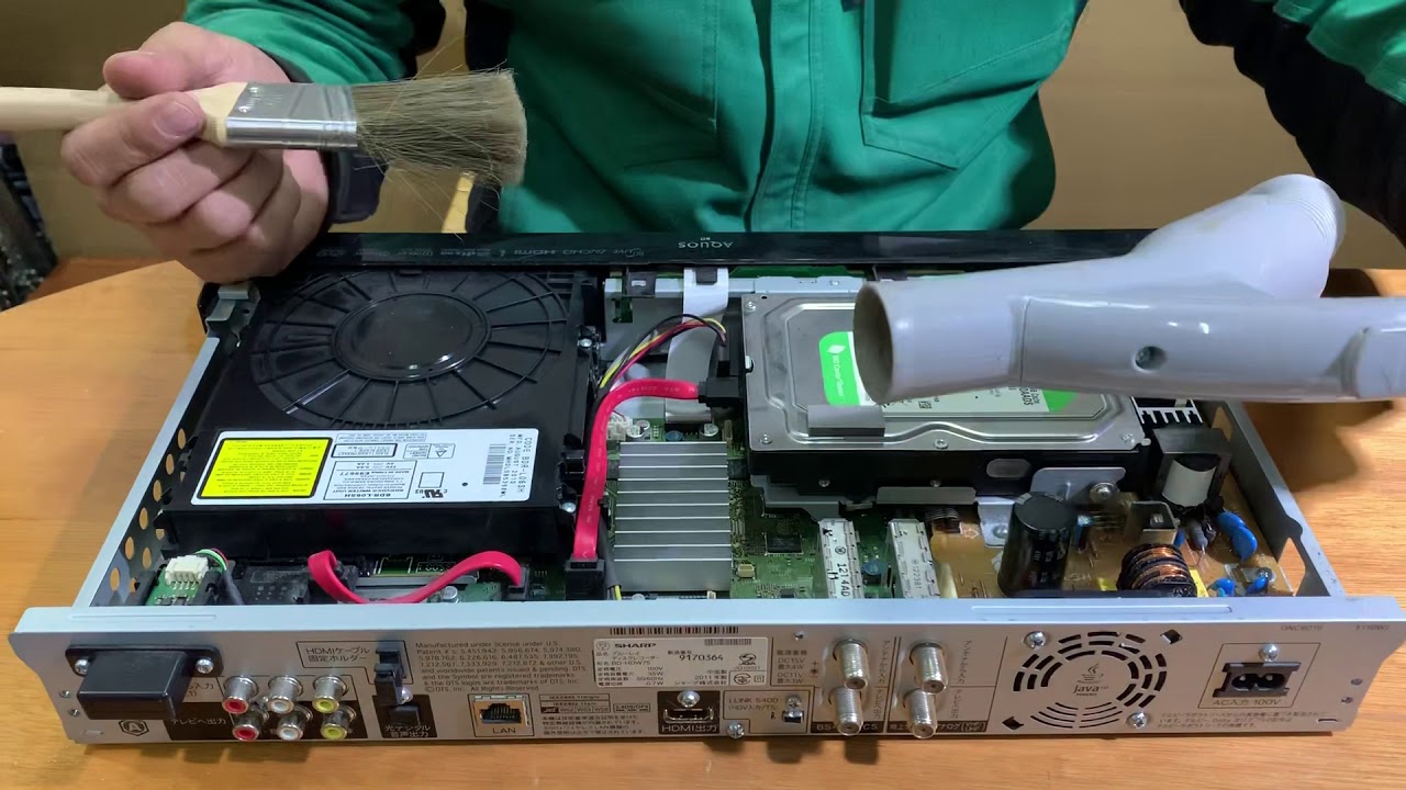 ブルーレイレコーダーの掃除 開け方 - YouTube