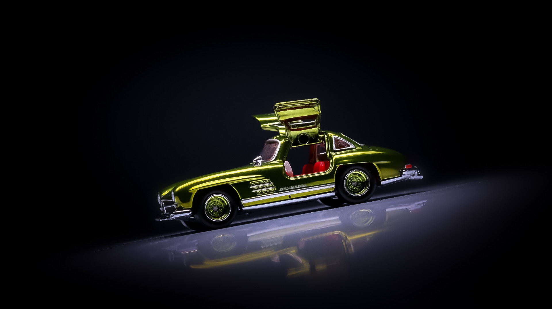 Showcase: Hot Wheels RLC Lamborghini Countach & Mercedes-Benz