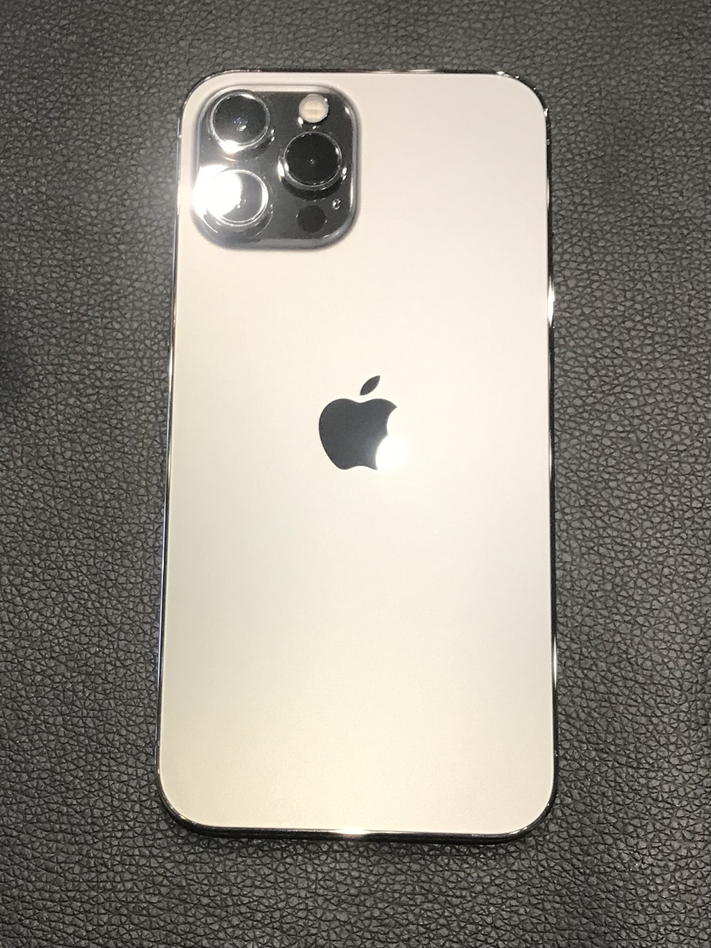 iPhone12Pro/12ProMaxの背面はガラス！背面保護も忘れずに！ | iPhone