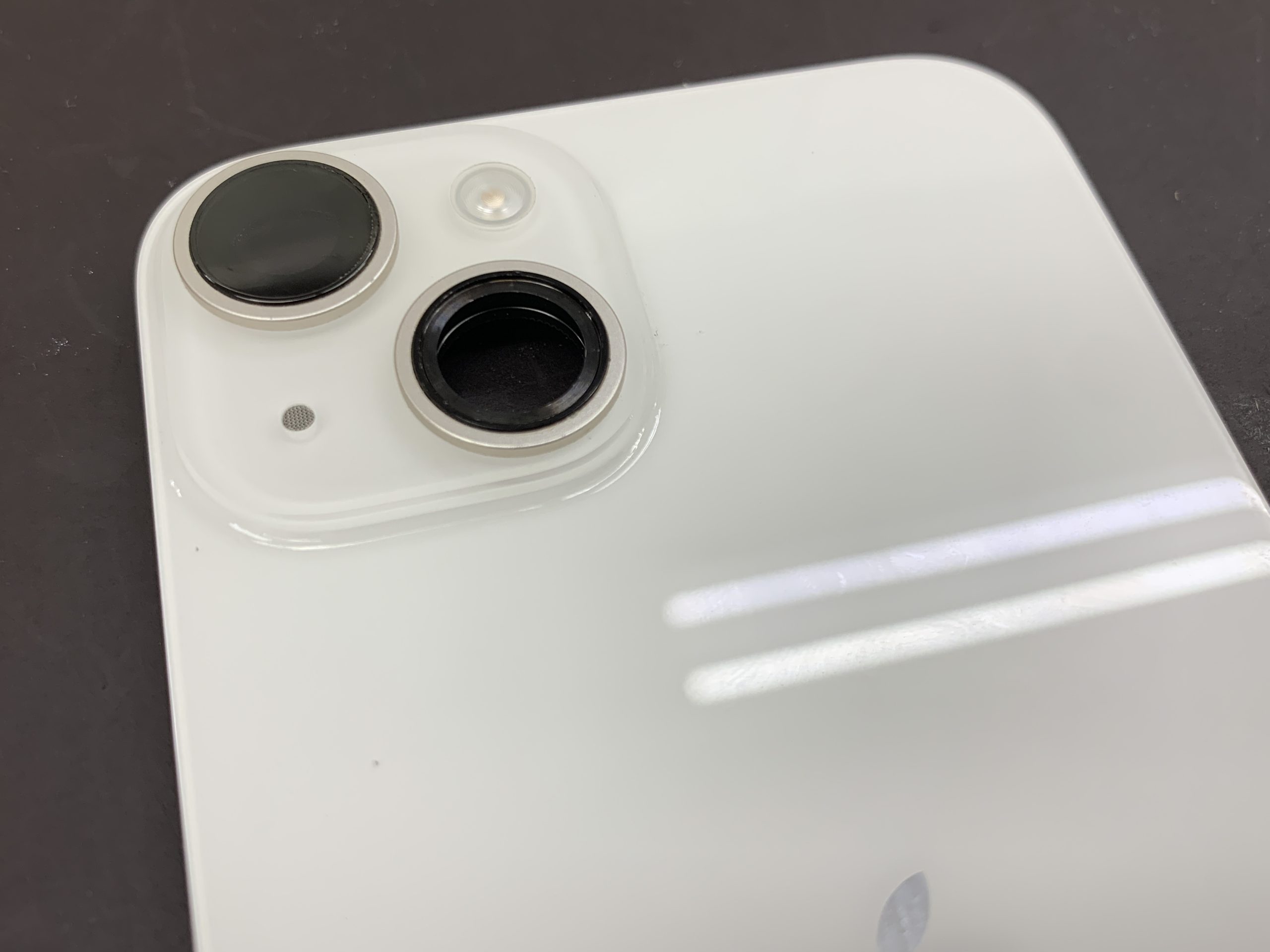 放置は危険！iPhone 14のカメラレンズ割れ、本体故障の原因に