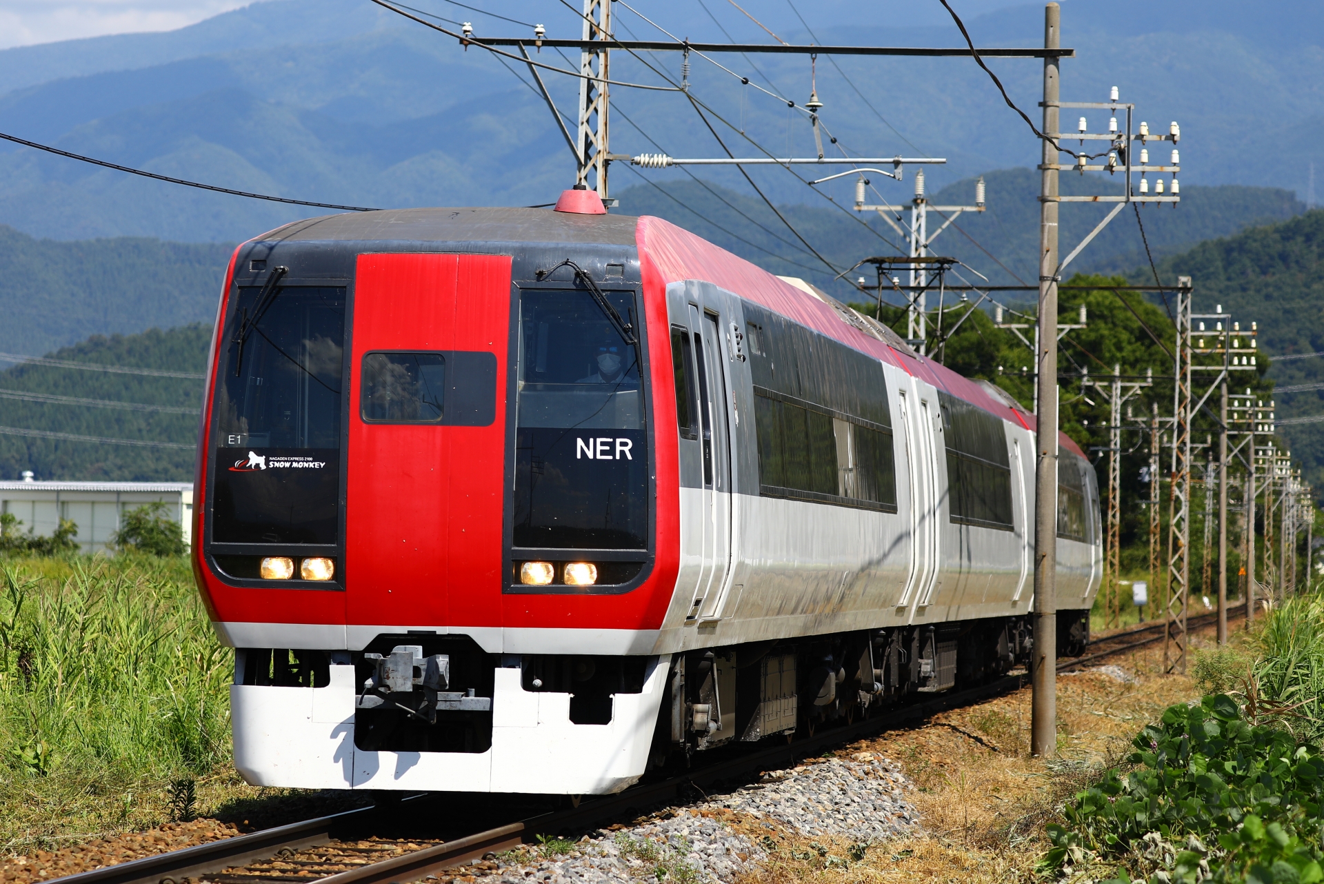 小田急ロマンスカー10000形「HiSE」、成田エクスプレス（253系）が長野