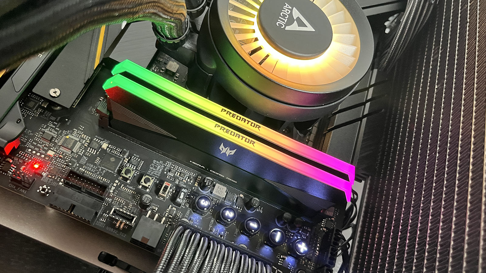 Predator HERA RGB 32GB DDR5-8000 Memory Kit Review - Funky Kit