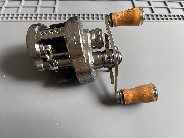 シマノ23カルカッタコンクエストBFSのハンドルを分解してメンテナンス