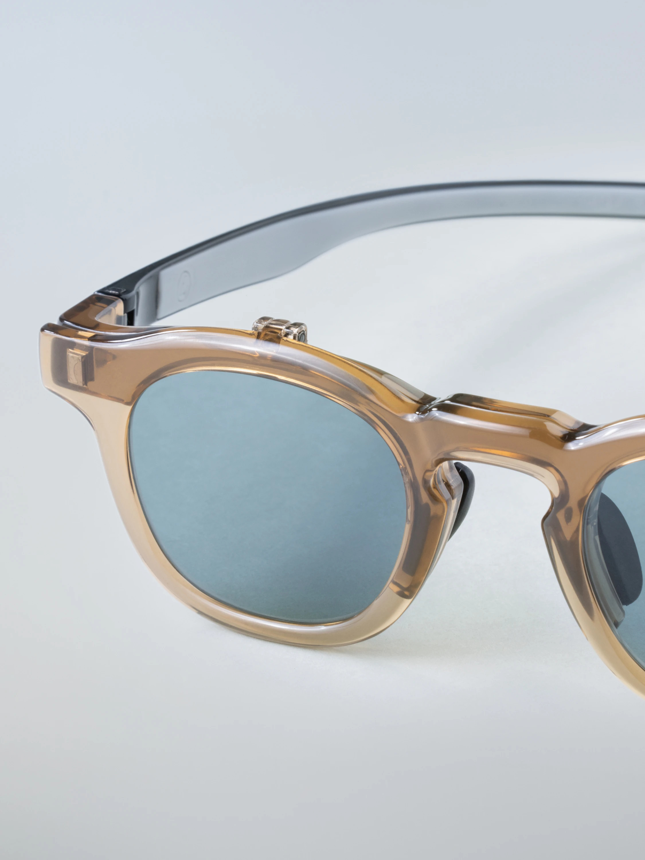 kaptain-sunshine-eyevol-1.jpg?