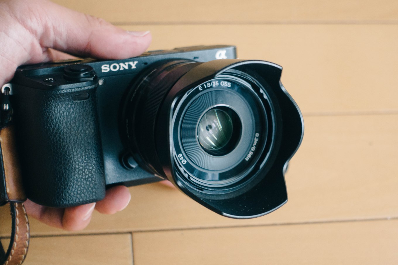 SEL35F18 レビュー | ZV-E10,α6400,α6600,α6100におすすめの単焦点