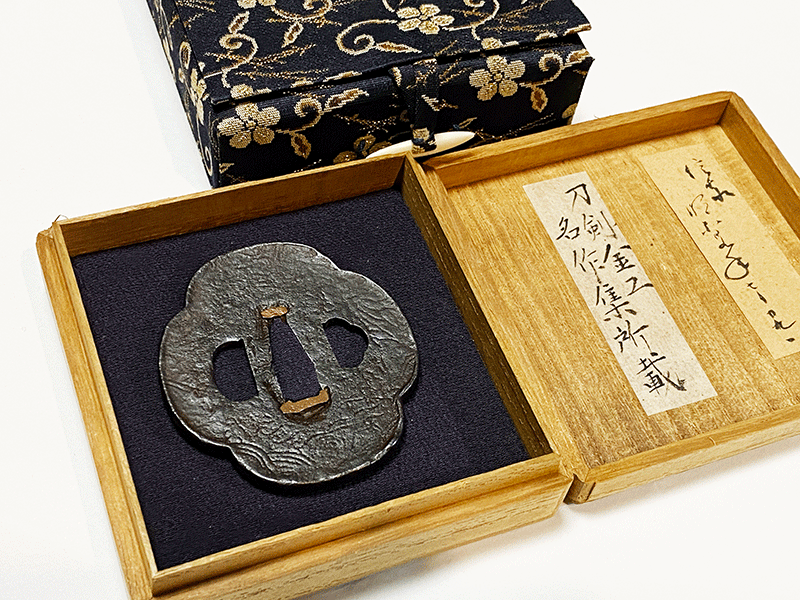 送料無料 江戸時代 金象嵌 蝶々花文鍔 刀剣美術 サンデイー 送料無料 江戸